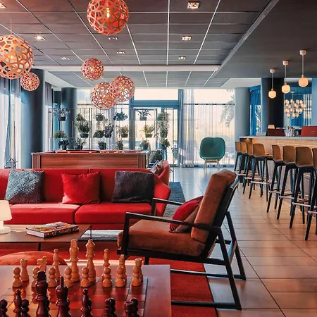 Kyriad Prestige Toulon - L S S M - Centre Port 3*
