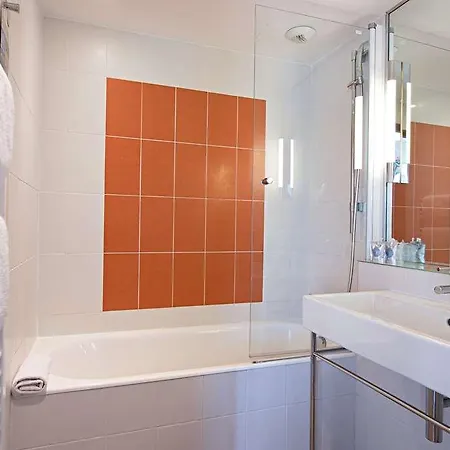 Kyriad Prestige Toulon - L S S M - Centre Port Ξενοδοχείο La Seyne-sur-Mer