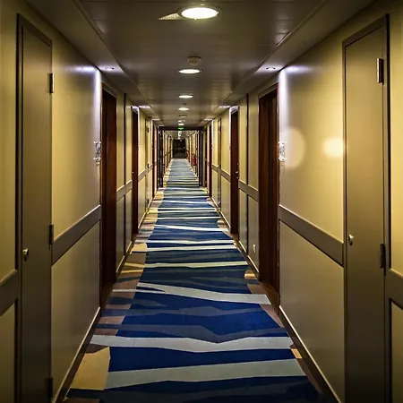 Kyriad Prestige Toulon - L S S M - Centre Port Ξενοδοχείο La Seyne-sur-Mer